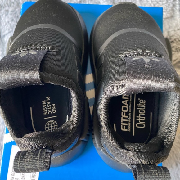 Toddler slip on Adidas size 5 all black Originals never worn - Picture 6 of 9